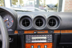 Bild 24/50 von Mercedes-Benz 280 SL (1984)