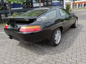 Image 11/22 of Porsche 928 GT (1990)
