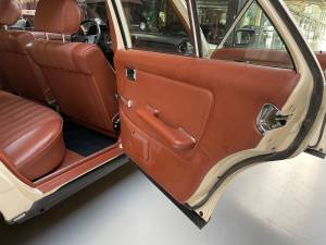 Afbeelding 19/40 van Mercedes-Benz 230 E (1983)
