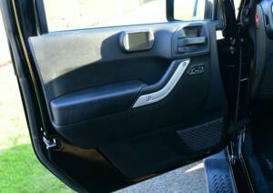 Image 46/50 de Jeep Wrangler Sahara 4.0L (2014)