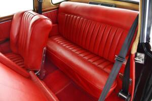 Bild 26/38 von Mercedes-Benz 220 SE (1960)