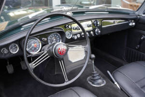 Image 3/50 of MG MGB (1969)