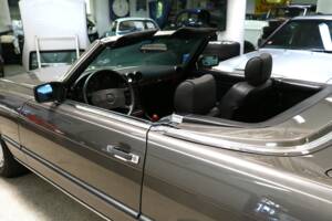 Image 24/37 of Mercedes-Benz 420 SL (1988)