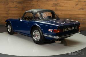 Image 7/18 de Triumph TR 6 (1973)