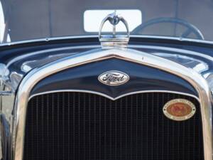Image 11/60 of Ford Model A De Luxe (1931)