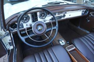 Image 30/50 of Mercedes-Benz 250 SL (1967)