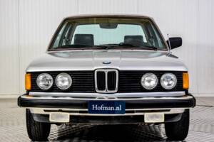 Image 3/50 of BMW 320i (1981)