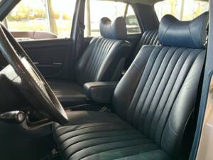 Image 5/22 of Mercedes-Benz 280 E (1977)