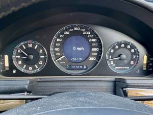 Image 43/47 of Mercedes-Benz E 63 AMG (2006)