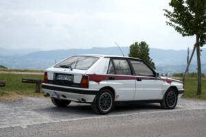 Image 13/47 of Lancia Delta HF Integrale (1988)