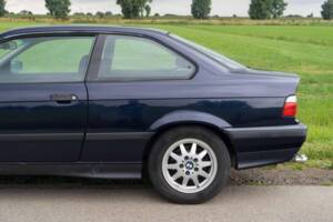 Bild 40/40 von BMW 316i (1998)