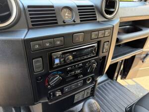 Bild 6/9 von Land Rover Defender 110 (2015)