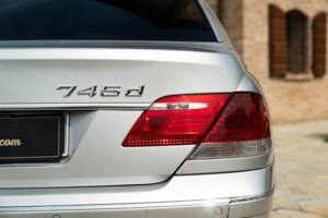 Image 20/50 de BMW 745d (2005)