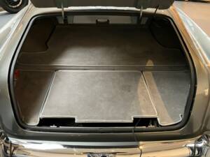 Image 17/18 of Bentley S 2 Continental (1961)