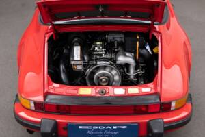 Bild 30/31 von Porsche 911 Carrera 3.2 (1988)