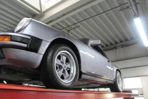 Bild 15/50 von Porsche 911 Carrera 3.2 "25 Jahre 911" (1988)
