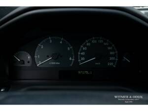 Bild 18/28 von Land Rover Range Rover 4.6 HSE (2000)