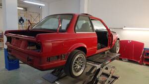 Image 138/180 de BMW 316i (1989)
