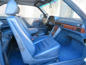 Bild 6/18 von Mercedes-Benz 380 SEC (1982)