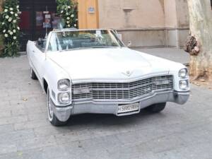 Imagen 1/8 de Cadillac DeVille Convertible (1966)