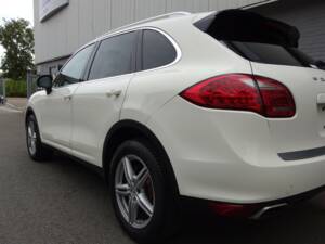 Bild 32/99 von Porsche Cayenne S (2010)