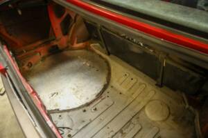 Image 35/50 de Alfa Romeo 75 3.0 V6 QV (1990)