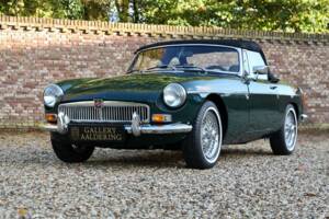 Image 17/50 of MG MGB (1974)