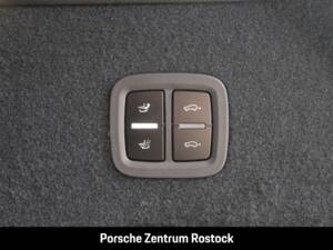 Obraz 27/33 pojazdu Porsche Cayenne E-Hybrid (1900)
