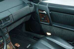 Image 49/50 of Mercedes-Benz SL 500 (1994)