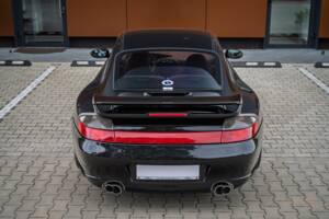 Image 2/63 of Porsche 911 Carrera 4S (2004)
