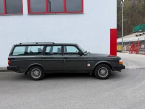 Image 6/54 of Volvo 245 GL (1990)