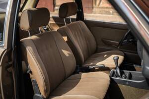 Image 43/76 of BMW 323i (1982)