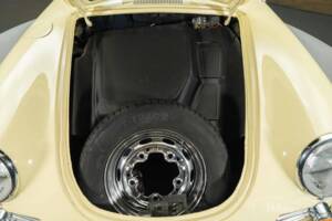 Immagine 19/19 di Porsche 356 B 1600 Super Karmann-Hardtop (1961)