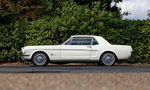 Image 2/50 of Ford Mustang 200 (1966)