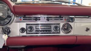 Image 18/24 of Mercedes-Benz 280 SL (1968)
