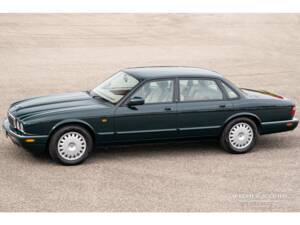 Bild 1/32 von Jaguar XJ 8 Executive (1998)