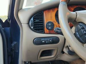 Image 19/30 de Jaguar XJ 8 4.0 Executive (1998)