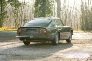 Immagine 7/36 di Aston Martin DB 6 Mk II (1970)