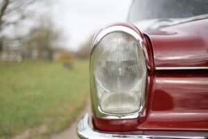 Image 43/50 of Mercedes-Benz 220 (1967)