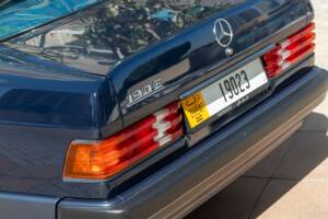 Imagen 61/69 de Mercedes-Benz 190 E (1988)