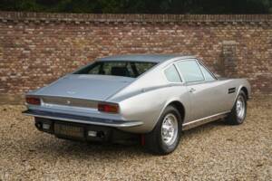 Afbeelding 2/50 van Aston Martin V8 (1974)