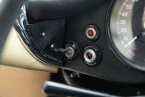 Imagen 43/50 de Jaguar E-Type V12 (2+2) (1971)