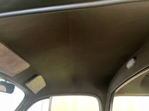 Bild 9/16 von Chrysler Royal Sedan (1938)