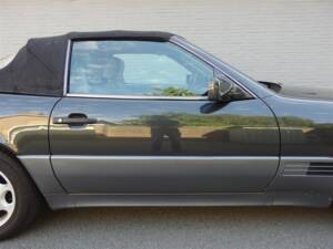 Image 28/96 of Mercedes-Benz 300 SL (1992)