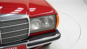 Image 11/15 of Mercedes-Benz 300 TD (1980)