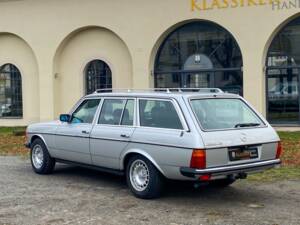Bild 8/24 von Mercedes-Benz 280 TE (1984)