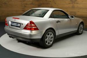 Image 14/19 de Mercedes-Benz SLK 230 Kompressor (1999)