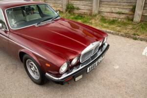 Image 34/50 of Daimler Double Six (1983)