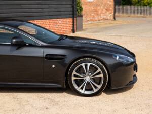 Bild 45/84 von Aston Martin V12 Vantage (2010)