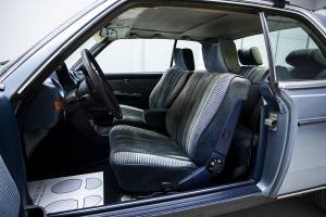 Imagen 11/29 de Mercedes-Benz 280 CE (1977)